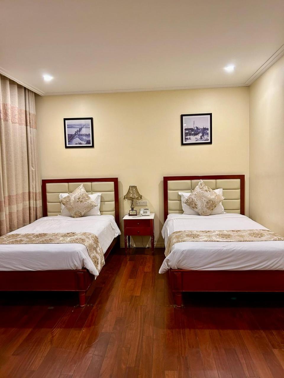 Khach San Sa Chi - Mong Cai Hotel Exterior photo